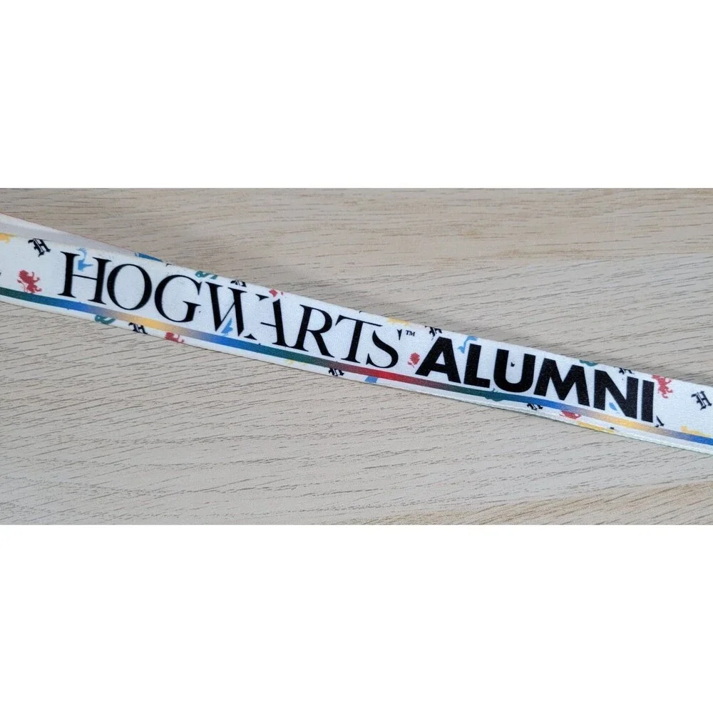 Universal Studios Harry Potter Hogwarts Alumni Lanyard Card Key Fob Holder Clip
